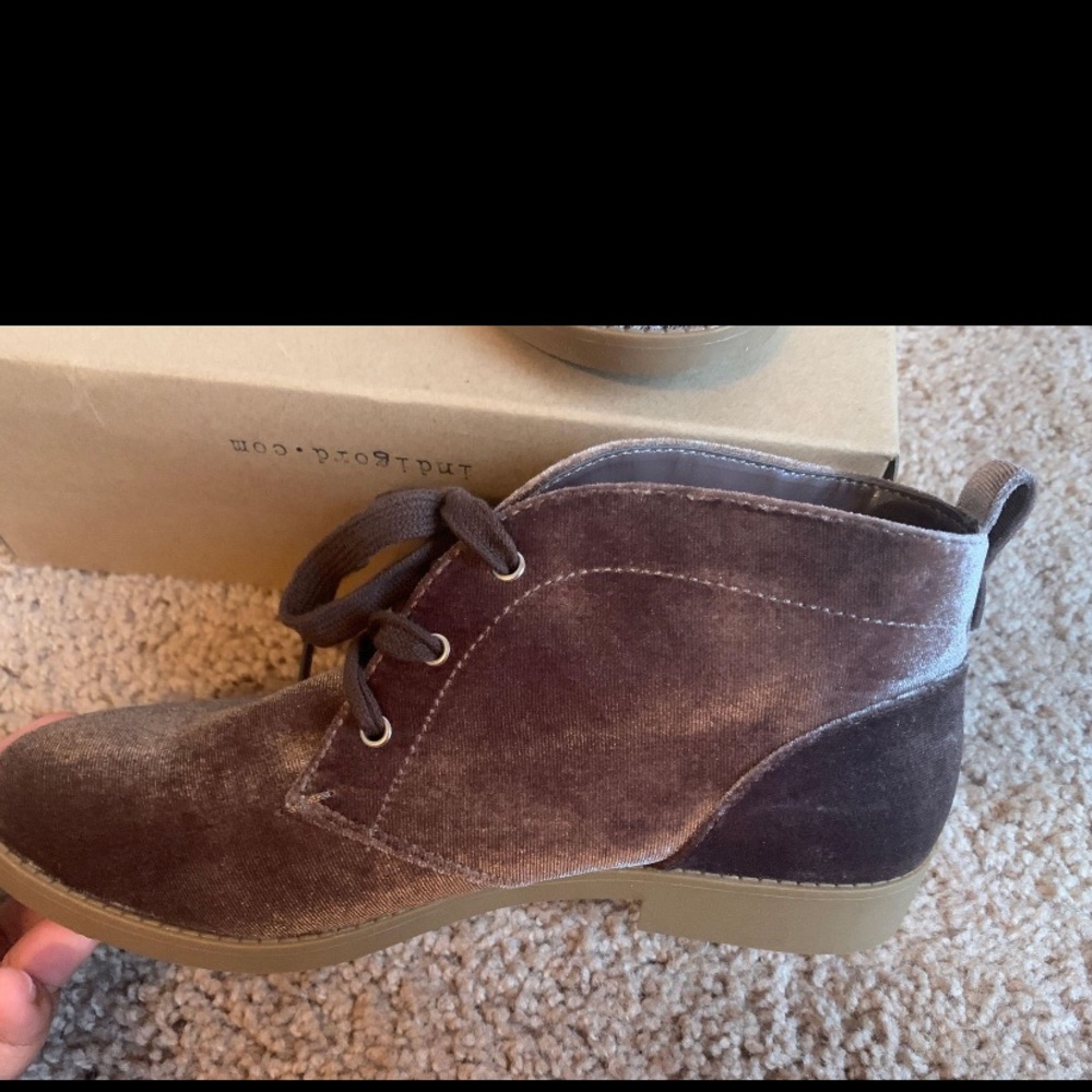 Booties - Picture 3 of 7